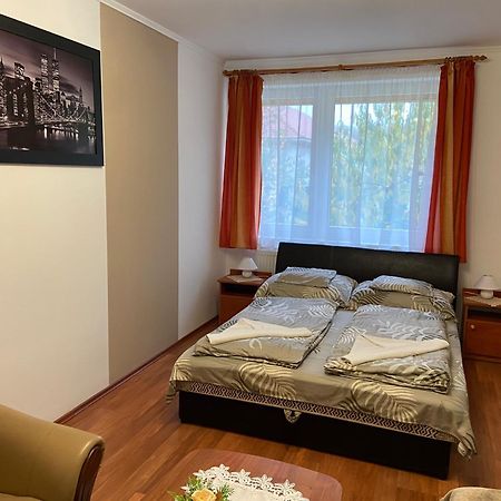 Vadrozsa Vendeghaz-Apartman Demjen Exterior photo