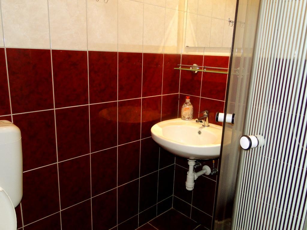 Vadrozsa Vendeghaz-Apartman Demjen Exterior photo